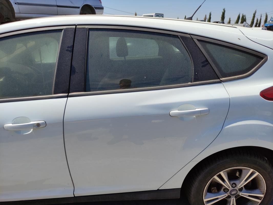 Puerta trasera izquierda Ford Focus III Hatchback (Versión 2014) 1.0 EcoBoost (125 cv) S&S