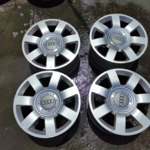 Llantas de 17 pulgadas Audi A8 (D3,4E) del 2004, 8Jx17 H2 ET43.