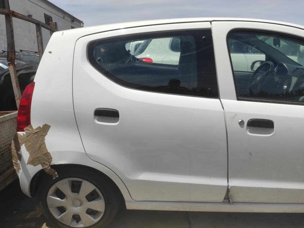Puerta trasera derecha Suzuki Alto VII 1.0 5MT (68 cv)