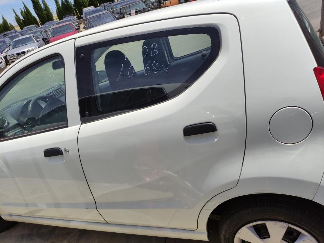 Puerta trasera izquierda Suzuki Alto VII 1.0 5MT (68 cv)