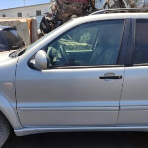 Puerta delantera izquierda Mercedes Benz ML (W163) ML 270 CDI (163 cv)