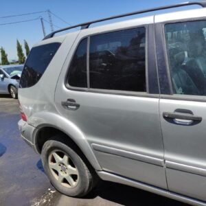Puerta trasera derecha Mercedes Benz ML (W163) ML 270 CDI (163 cv)