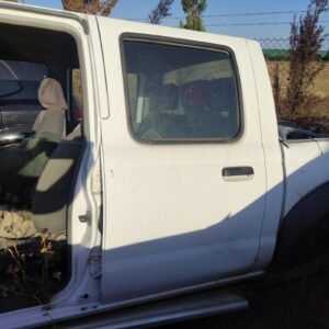 Puerta trasera izquierda Nissan Pick UP (D22) 2.5 Di 4WD King Cab (133 cv)
