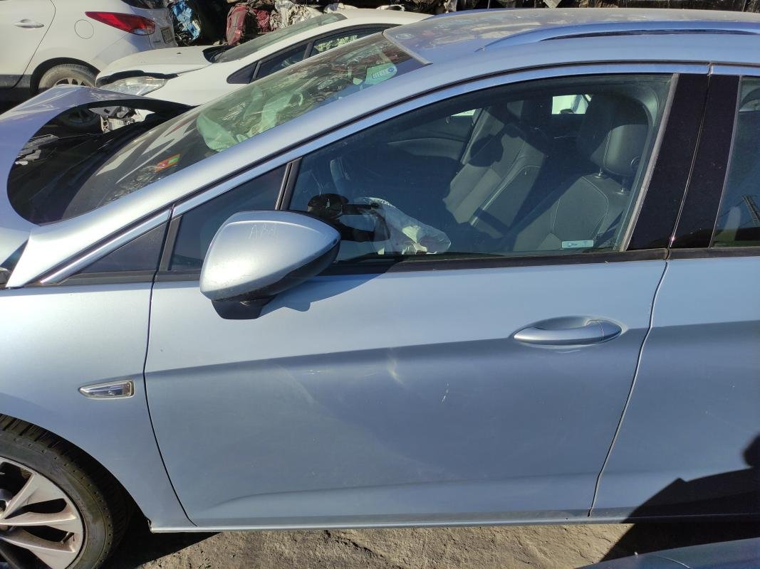 Puerta delantera izquierda Opel Astra K Sports Tourer 1.6 CDTi (136 cv) ecoFLEX start&stop