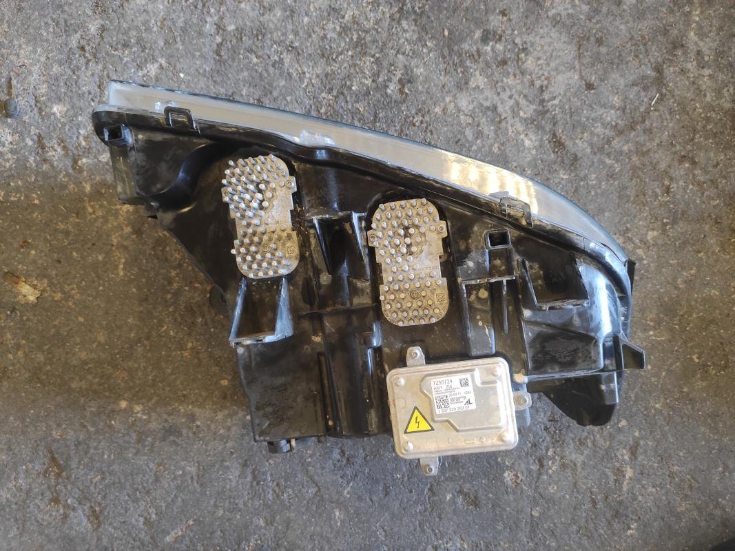 Faro izquierdo Bmw X3 (F25) 20d (184 cv) xDrive - Imagen 4