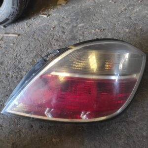 Piloto trasero derecho Opel Astra H 1.3 CDTI (90 cv)