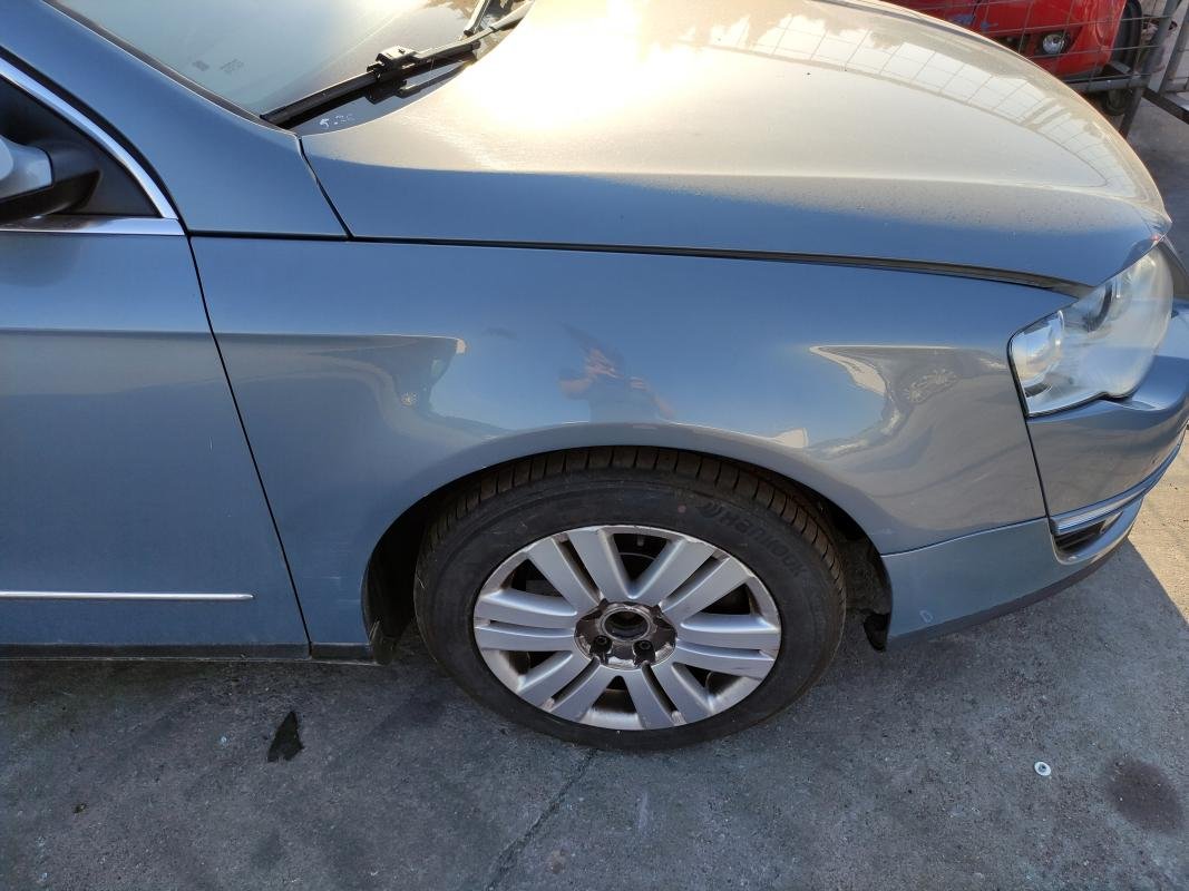 Aleta delantera derecha Volkswagen Passat (B6) 2.0 TDI (140 cv)