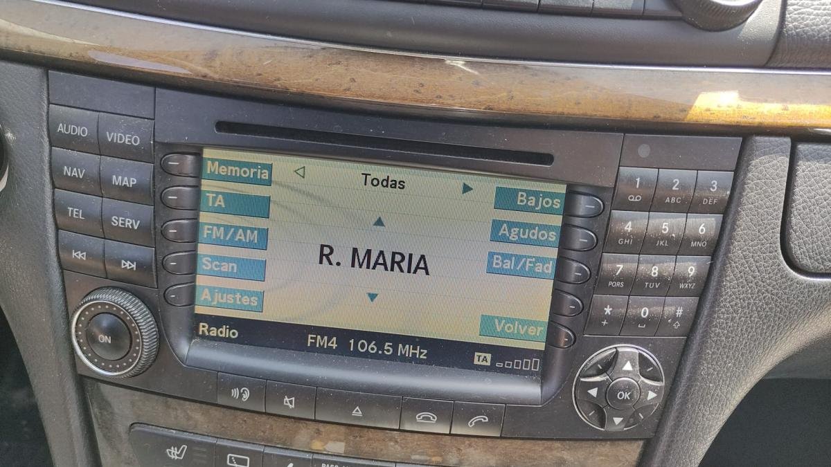 Sistema audio / Radio CD Mercedes Benz Clase E (W211) E 270 CDI (177 cv) - Imagen 4