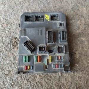 Caja de reles / fusibles Peugeot Partner 2.0 HDi (90 cv)