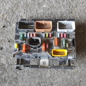 Caja de reles / fusibles Citroen C4 I Picasso (Fase I, 2007) 1.6 HDi (109 cv)
