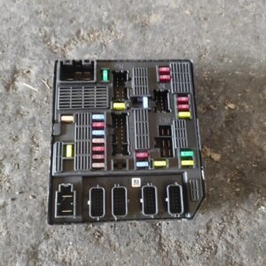 Caja de reles / fusibles Renault Grand Scenic III 1.9dCi (130cv)