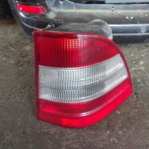 Piloto trasero derecho Mercedes Benz ML (W163) ML 270 CDI (163 cv)