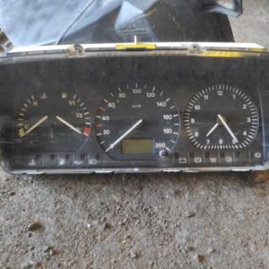 Cuadro de instrumentos Volkswagen Transporter IV Autobús (70XB, 70XC, 7DB, 7DW, 7DK) 1.9 TD (68 cv)
