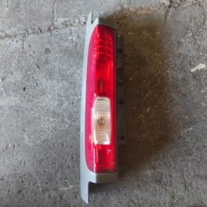 Piloto trasero izquierdo Renault Trafic II Furgón (FL) 2.0 dCI 115 (FL01, FL0U) (114 cv)