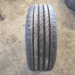 Nuemático Goodyear 205/55R16, año 2025.