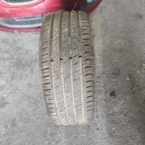 Nuemático Barum 225/45R17, año 2024.
