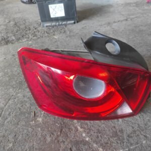 Piloto trasero izquierdo Seat Ibiza IV (Versión 2012) 1.6 TDI (105 cv)