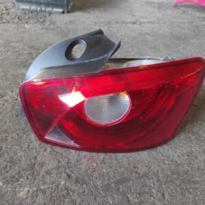 Piloto trasero derecho Seat Ibiza IV (Versión 2012) 1.6 TDI (105 cv)