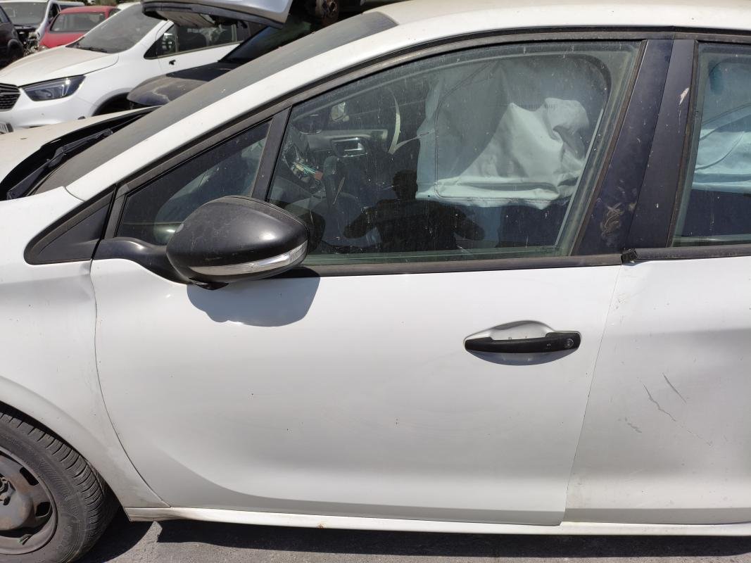 Puerta delantera izquierda Peugeot 208 1.4 HDi (68 cv) FAP