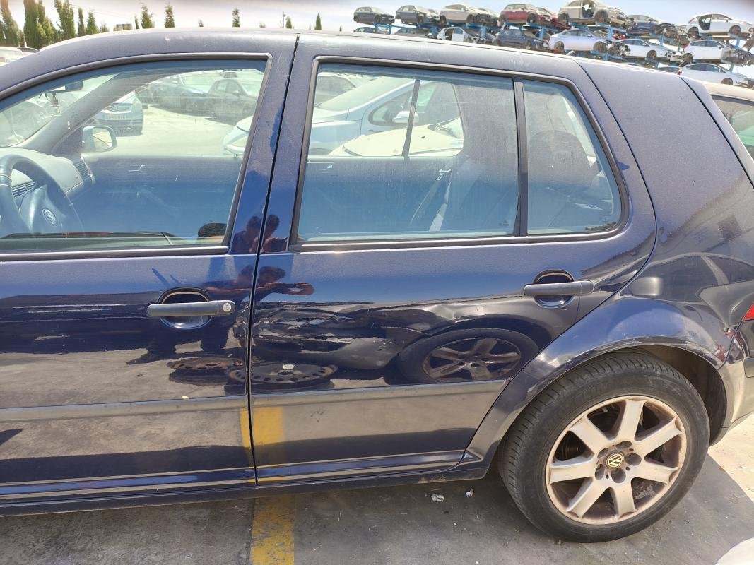 Puerta trasera izquierda Volkswagen Golf IV (1J1) 1.9 TDI (90 cv)