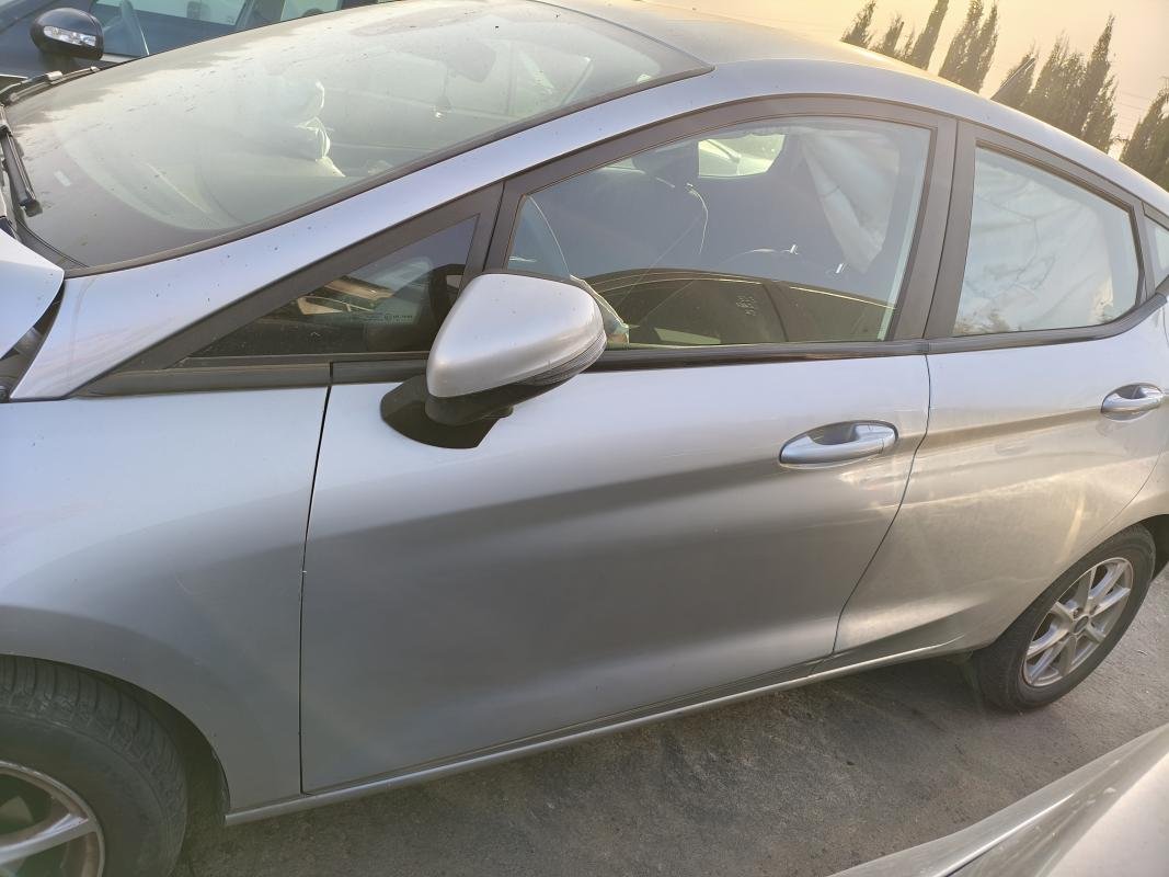 Puerta delantera izquierda Ford Fiesta VIII 1.1 (85 cv) Start-Stop