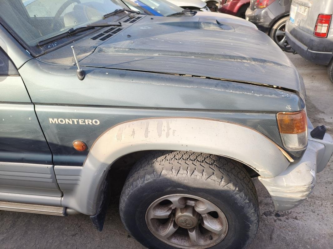 Aleta delantera derecha Mitsubishi Montero 2.8 TD (V46W, V26W) (125 cv)