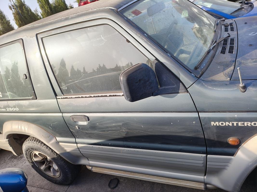 Puerta delantera derecha Mitsubishi Montero 2.8 TD (V46W, V26W) (125 cv)
