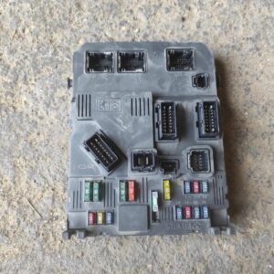 Caja de reles / fusibles Citroen C3 I (Fase I, 2002) 1.4 HDi (68 cv)