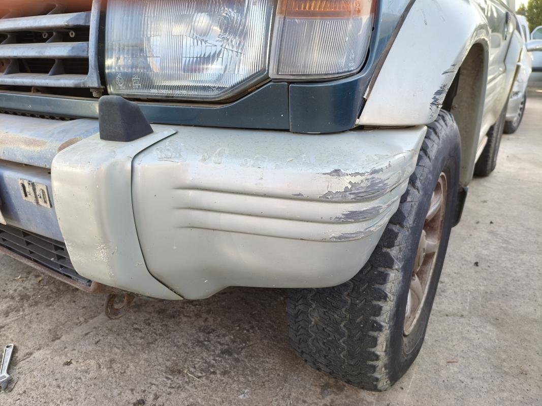 Paragolpe delantero Mitsubishi Montero 2.8 TD (V46W, V26W) (125 cv)