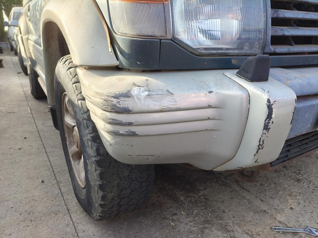 Paragolpe delantero Mitsubishi Montero 2.8 TD (V46W, V26W) (125 cv)