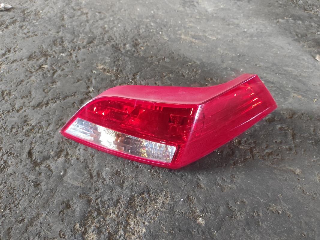 Piloto trasero derecho Ford Focus Descapotable II 2.0 TDCi (136 cv)