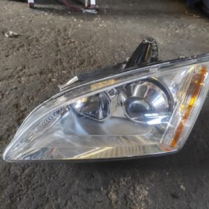 Faro izquierdo Ford Focus Descapotable II 2.0 TDCi (136 cv)
