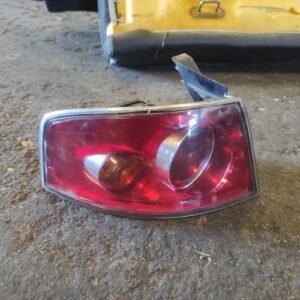 Piloto trasero izquierdo Seat Ibiza III 1.9 TDi (101 cv)