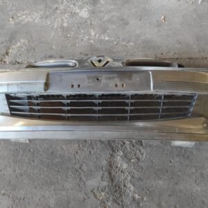 Paragolpe delantero Renault Clio III 1.5 dCi 8V (86 cv)