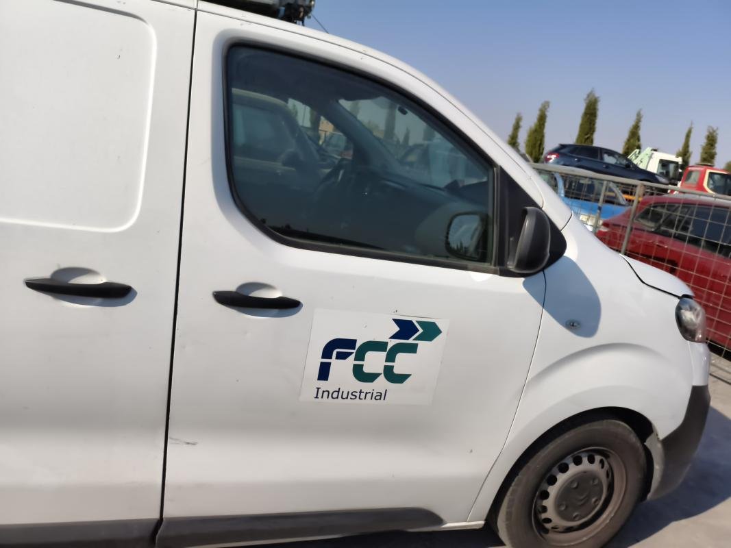Puerta delantera derecha Citroen JUMPY Furgón (2016) 1.5 BlueHDi (120cv)