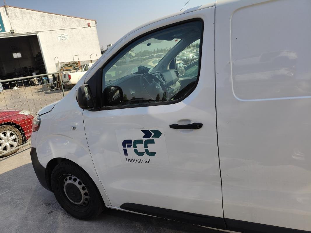 Puerta delantera izquierda Citroen JUMPY Furgón (2016) 1.5 BlueHDi (120cv)