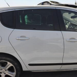 Puerta trasera derecha Peugeot 3008 1.6 VTI (120 cv)