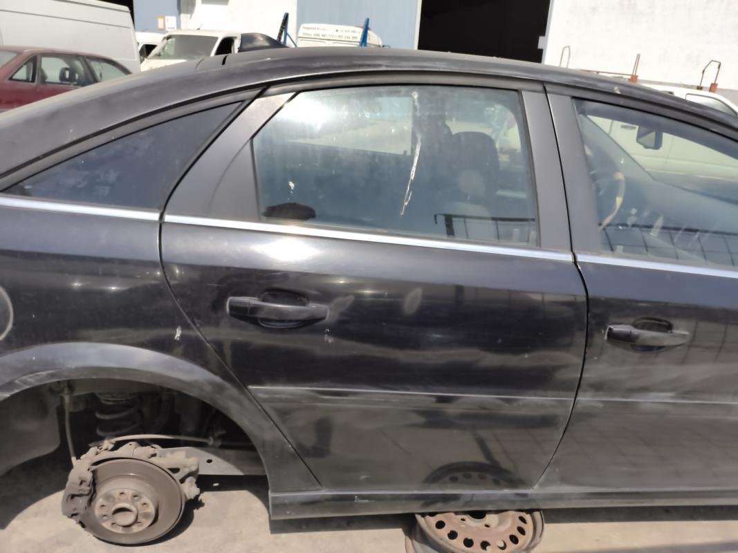 Puerta trasera derecha Opel Vectra C (Versión 2005) 1.9 CDTI (150 cv)