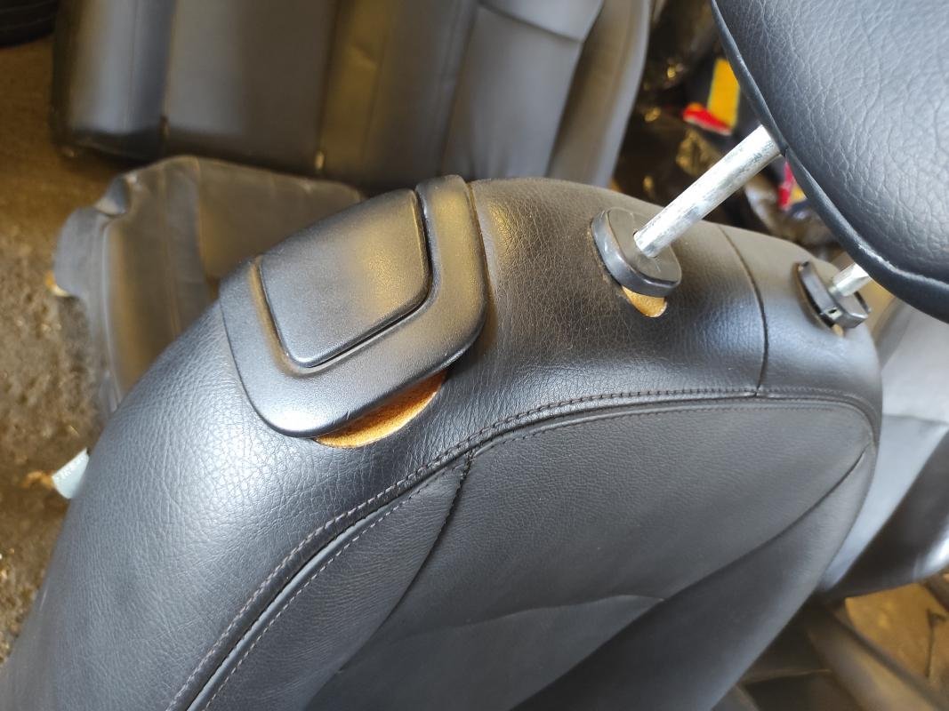 Juego asientos completo Ford Focus Descapotable II 2.0 TDCi (136 cv) - Imagen 11