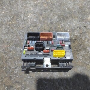 Caja de reles / fusibles Citroen C4 I Hatchback (Fase II, 2008) 1.6 HDi (109 cv)