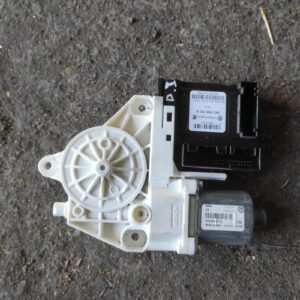 Motor elevalunas delantero izquierdo Volkswagen Tiguan (Versión 2011) 2.0 TDI (140 cv) 4MOTION DSG