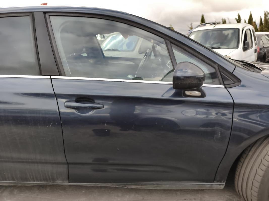 Puerta delantera derecha Citroen C4 II Hatchback (Fase I, 2010) 1.6 HDi (92 cv)