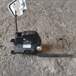 Cerradura puerta delantera izquierda Renault Latitude 2.0 dCi (150 cv) FAP