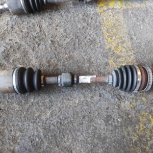 Transmisión delantera izquierda Kia Carens IV 1.7 16V CRDi (136 cv) HPE