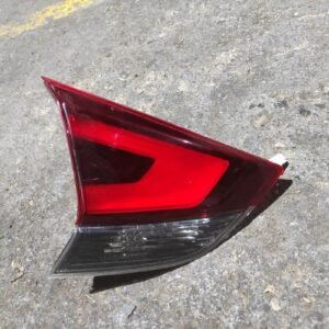 Piloto trasero izquierdo Nissan X-Trail III (T32) 1.6 dCi (130 cv)