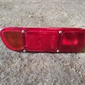 Piloto trasero izquierdo Nissan Terrano II (R20) 2.7 i TDi (3 dr) (125 cv)