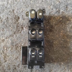 Mando elevalunas delantero izquierdo Hyundai i30 1.6 CRDi (116 cv) DPF