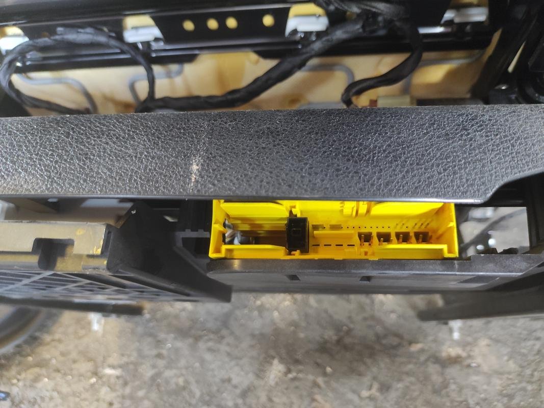 Juego asientos completo Bmw Serie 5 Sedan (F10) 530d (245 cv) - Imagen 17