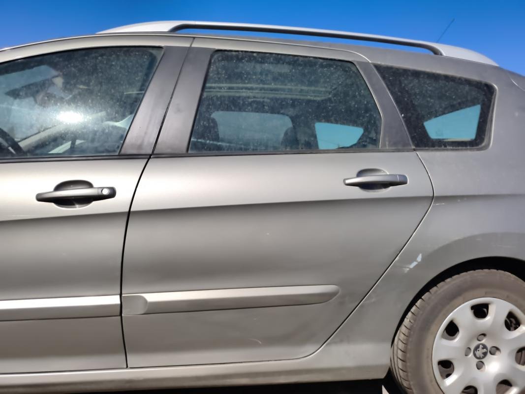 Puerta trasera izquierda Peugeot 308 SW I (Versión 2011) 1.6 HDI (115v)