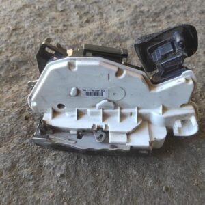 Cerradura puerta delantera izquierda Volkswagen Golf VI 1.9 TDI (105 cv)